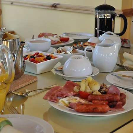 Bed & Breakfast Lisdanar House 4*